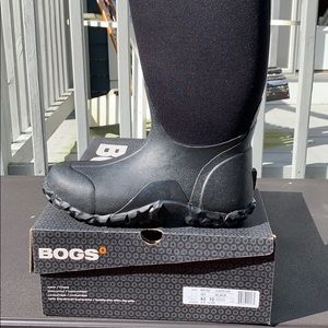 Like new! Men’s classic high black boots size 10.